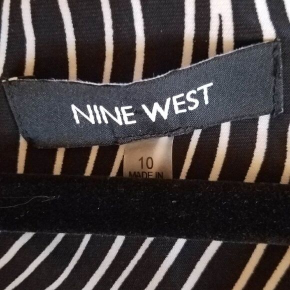 9 West Tropical Black/Green leaf V Neck Pop Over Dress Size 10 - Picture 3 of 8